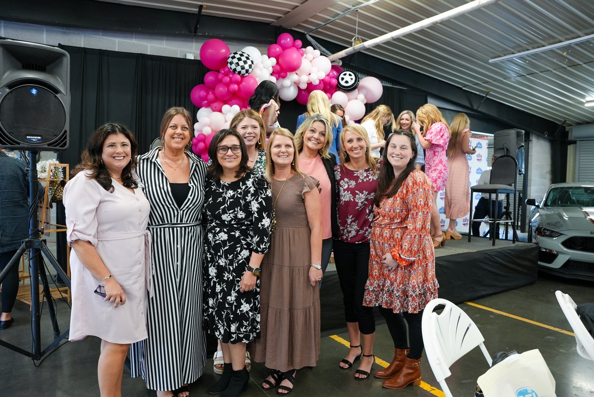 We turned the garage from DRAB to FAB yesterday at our first ever Wheels & Heels event! 🛞👠🩷 Thank you to all our panelists, guests, partners, and those who graciously donated to our event and came along side us to support @SCCNational!