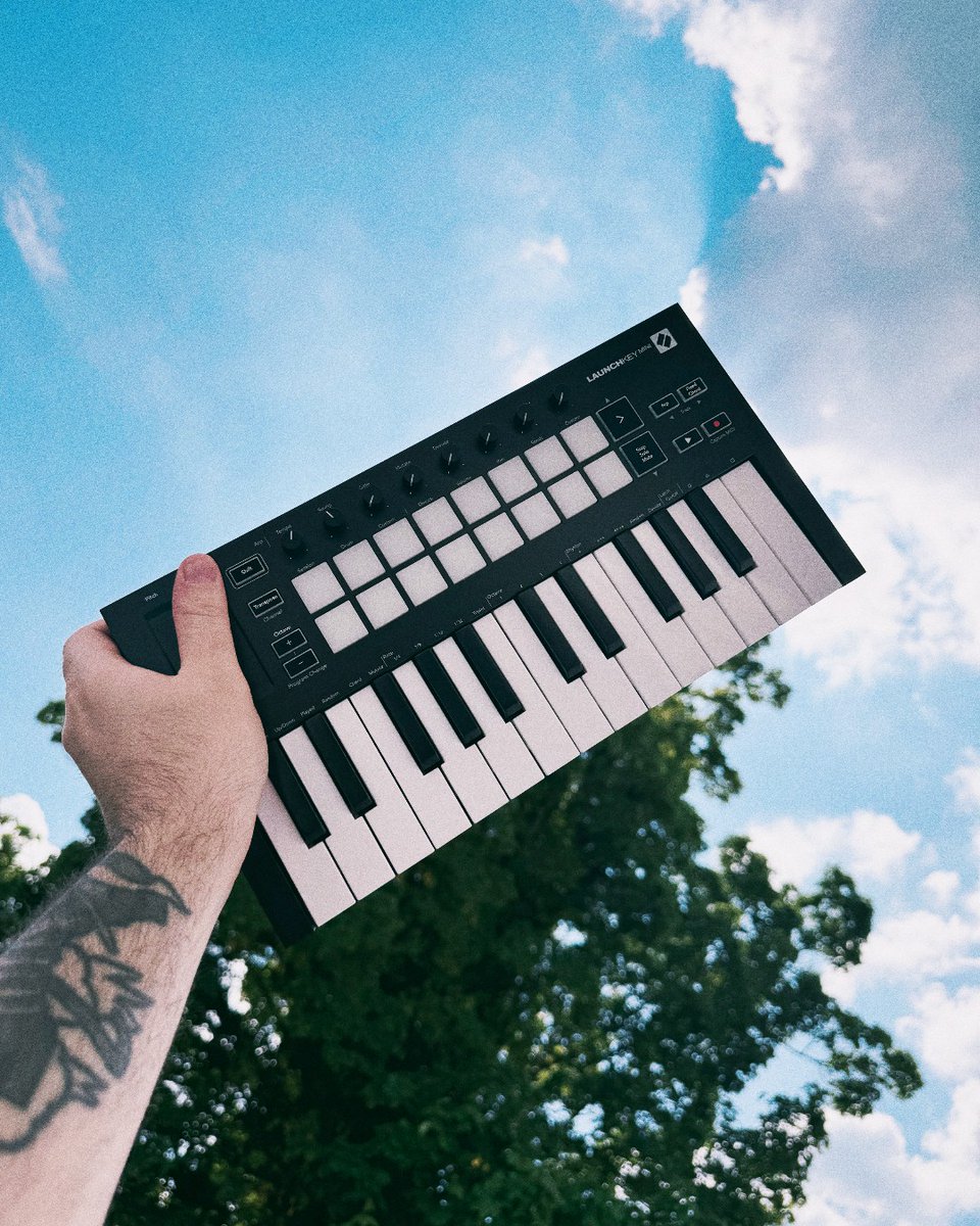 Who's making music in the sun this week? 🌞 🎼 #Launchkey #LaunchkeyMini #NovationLaunchkey #Novation