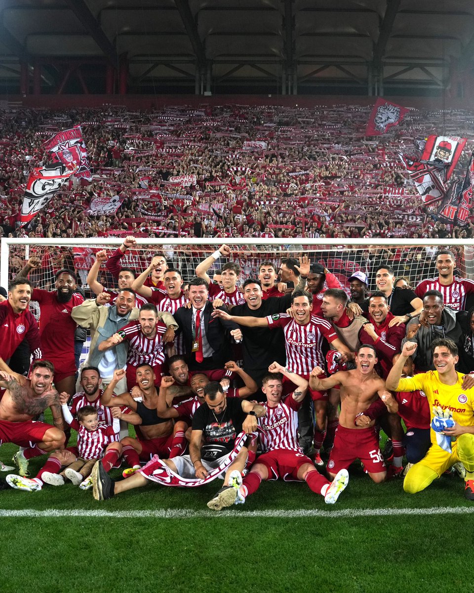 🇬🇷 Party time for Olympiacos 🥳 #UECL