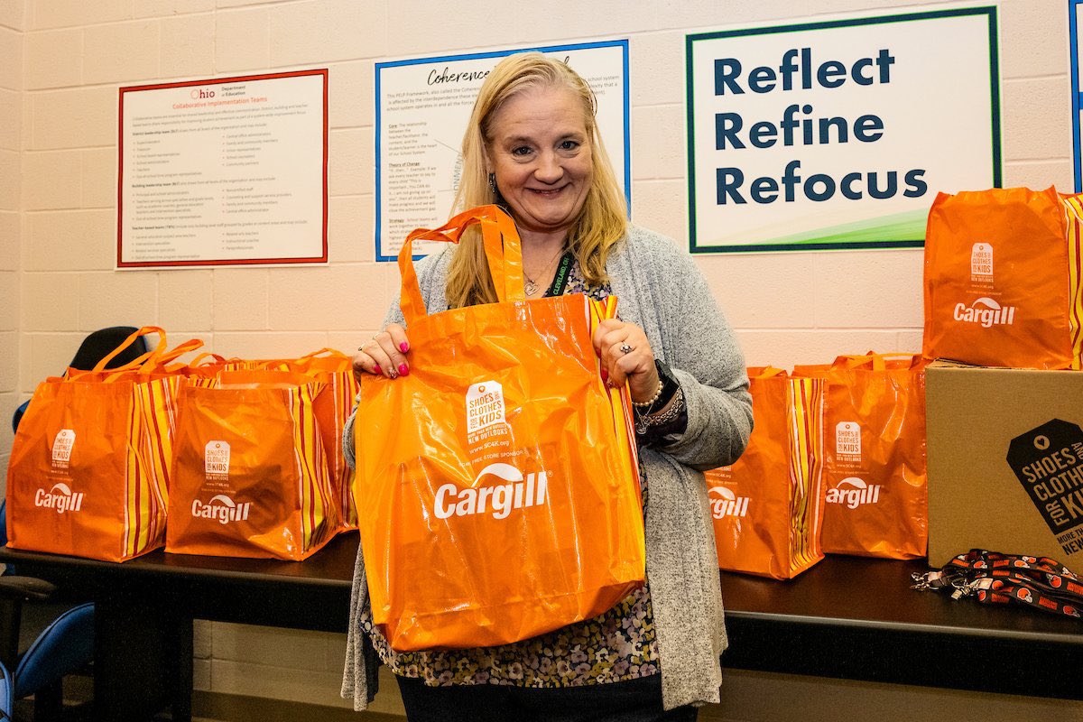 Stay in the Game! Attendance Network (@sitg_browns) on Twitter photo This morning we celebrated the educators at Almira PreK-8 Academy <a href="/CLEMetroSchools/">Cleveland Metropolitan School District</a> for the amazing work they do with a catered breakfast thanks to <a href="/UHhospitals/">University Hospitals</a> from Cleveland Huddle restaurant No Fork and <a href="/SC4K/">Shoes and Clothes for Kids</a> gave each educator a classroom kit with supplies! This morning we celebrated the educators at Almira PreK-8 Academy <a href="/CLEMetroSchools/">Cleveland Metropolitan School District</a> for the amazing work they do with a catered breakfast thanks to <a href="/UHhospitals/">University Hospitals</a> from Cleveland Huddle restaurant No Fork and <a href="/SC4K/">Shoes and Clothes for Kids</a> gave each educator a classroom kit with supplies!
