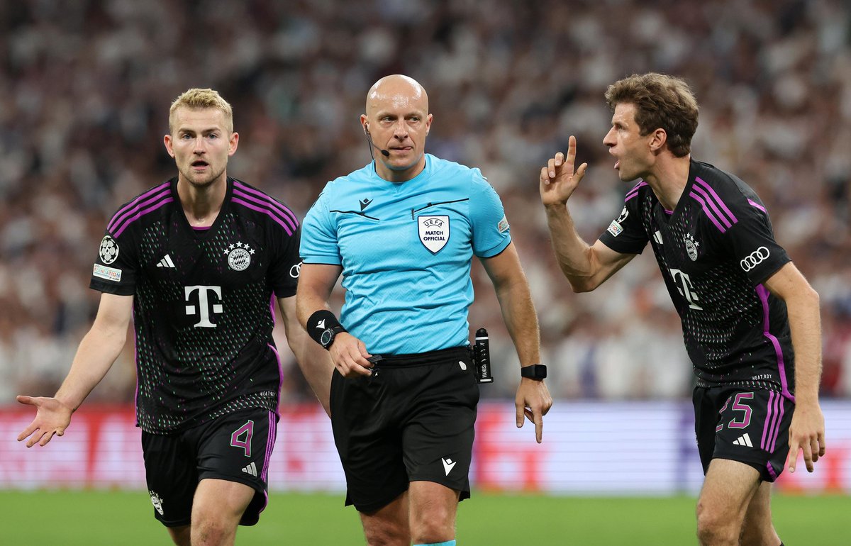 Szymon Marciniak was supposed to officiate the Euro 2024 opener between Germany and Scotland. It's unclear whether he will still get this game after his mistake yesterday, but his chances of being given important games in the tournament may have decreased [@przeglad]