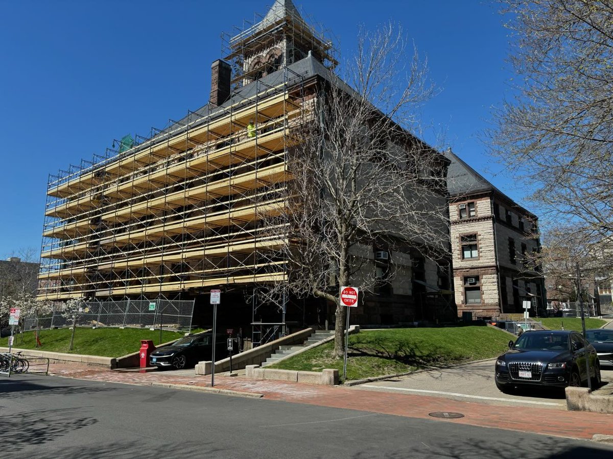 AlpineBoston's tweet image. Some shots of a great project that we are very proud to be part of: Cambridge City Hall. Our scope of work includes removing and repairing rotted and damaged areas around the windows and stabilizing loose paint.