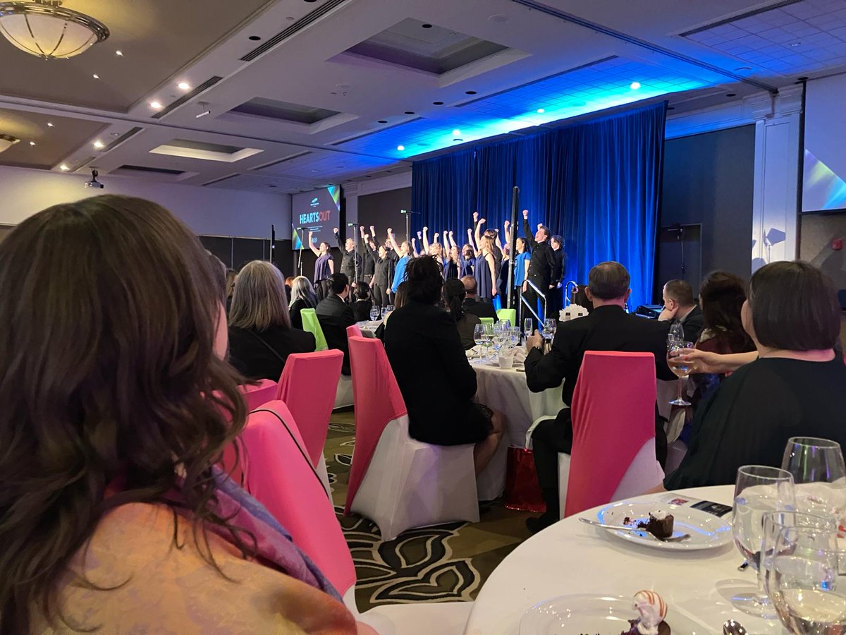 Hearts Out Gala felt like a big, musical, hug!  Calgary Youth Singers has 500 young folks benefitting from inclusive, fun, community building choirs and almost 40 years worth of alumni spread around the world. 
#yycYouthSingers #yycAcadia