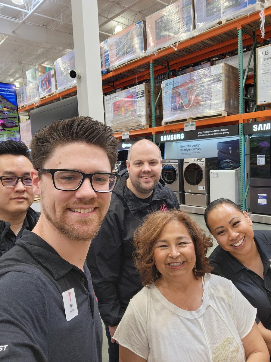 Great visits today with Sr Mgr Brian M. from Seattle South!  It was great acknowledging top performers and ongoing happy customers everytime!! Fantastic partnership!! @Brian_Morrisey <a href="/arunramchan/">Arun</a> <a href="/jorge_alvarez33/">Jorge Alvarez</a> @MichaelThinger