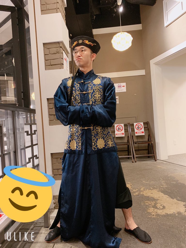 中華服似合う謎のおっさんなのでまた着たいわね… 