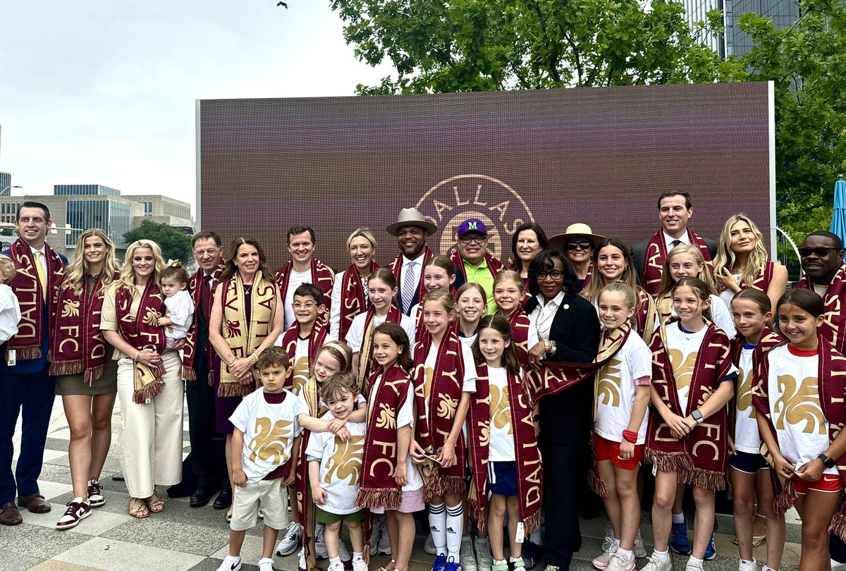 It's an exciting time for Dallas sports! Yesterday, the City Council approved an agreement to bring a professional women’s soccer team to play in Dallas at Fair Park’s Cotton Bowl Stadium. Today, we unveiled the new team’s name – @dallastrinityfc!