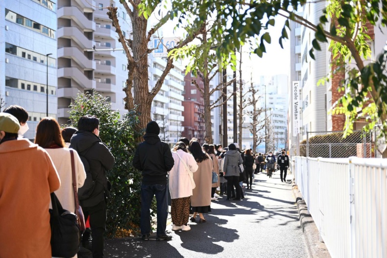 lecolevantan's tweet photo. 昨年70,000人が来場した、日本一のハンバーガー決定戦『JAPAN BURGER CHAMPIONSHIP』が今年も開催🍔
全国から集結した人気ハンバーガー店の中に、学生特別枠としてレコールバンタンも出場決定✨連日の大行列をつくりメディアでも話題となった「GENKAI BURGER」でチャレンジ🔥
https://t.co/WKTamMHjJl https://t.co/qUhCbawFks