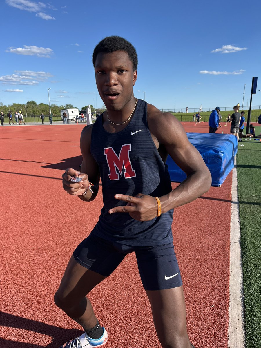 🚨🚨NEW SCHOOL RECORD🚨🚨 Senior Vincent Malone broke his own High Jump school record today with a new height of 6’9.5”. This beats his previous record of 6’9.25” that he set one year ago at this exact meet. Congrats, Vinny! 🎉 #mhstf24