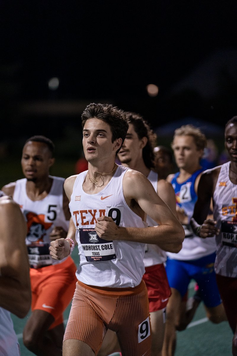 Men's 1500 prelims🤘 Cole Lindhorst advances to tomorrow's final with his PB time of 3:40.61, moving to No. 7 on the UT All-Time Performer list 🤘 10. Yusuf Bizimana - 3:42.20 (PB) #FloKnows x #HookEm