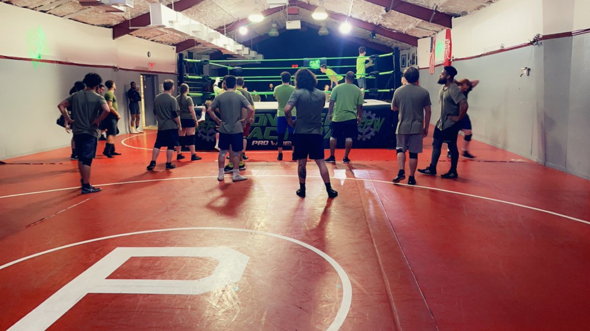 And just like that… I came home 💚

#prowrestling #training