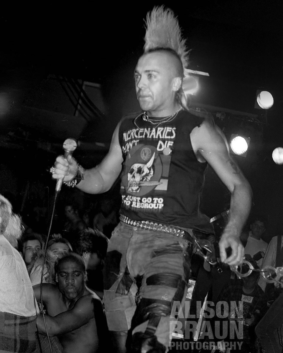39 years ago today 
The Exploited, Wattie Buchan at the Olympic Auditorium, southern Downtown Los Angeles, May 10, 1985.

Photo by Alison Braun

#punk #punks #punkrock #hardcorepunk #streetpunk #theexploited #wattiebuchan #history #punkrockhistory