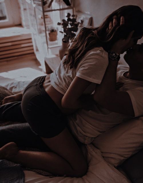 I’m headed to bed. Just getting my goodnight kiss from <a href="/BeautifulScarA/">✌🏻🌻Scarlett Jones🌻✌🏻(H)</a>