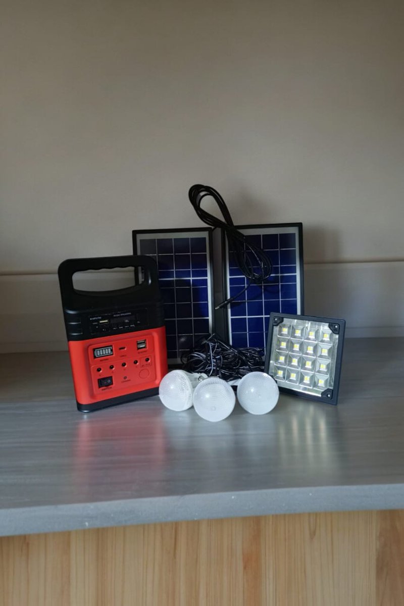 𝐒𝐎𝐋𝐀𝐑 𝐇𝐎𝐌𝐄 𝐒𝐘𝐒𝐓𝐄𝐌 ✅12watts Solar Panel ✅10ah lithium ion battery ✅FM Radio & Bluetooth ✅3 USB charging ports ✅3 bulbs with independent cable ✅Portable mini-indoor Floodlight Kshs10,500/= WhatsApp No. 0754212159 #BushSolarLightsDelivers