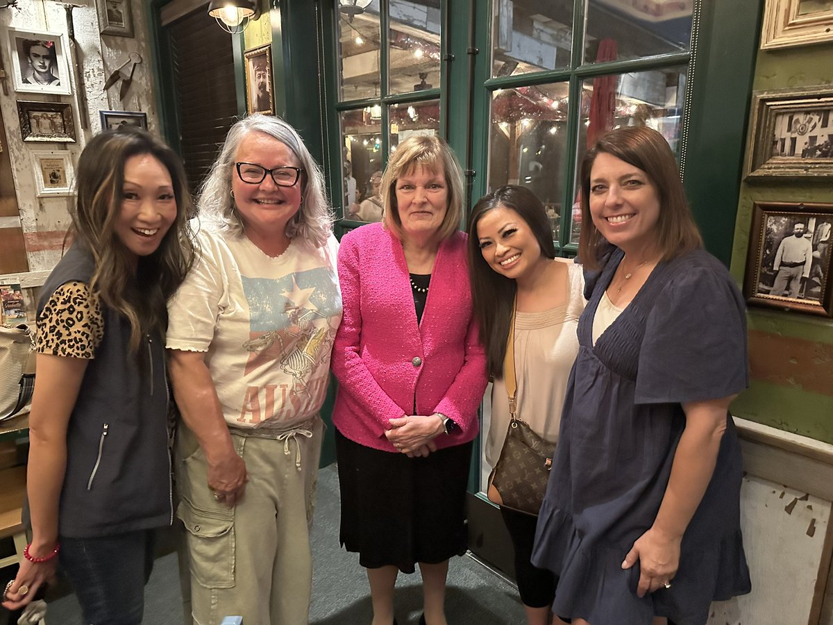 adams_jaja's tweet photo. Texas women in politics, when we get together, we are ride or die!
Team @StephanieKlick!
#txlege #keepklick #rideordie #LetsGetErDone #dontmesswithtexaswomen https://t.co/DfrfHSeqhr