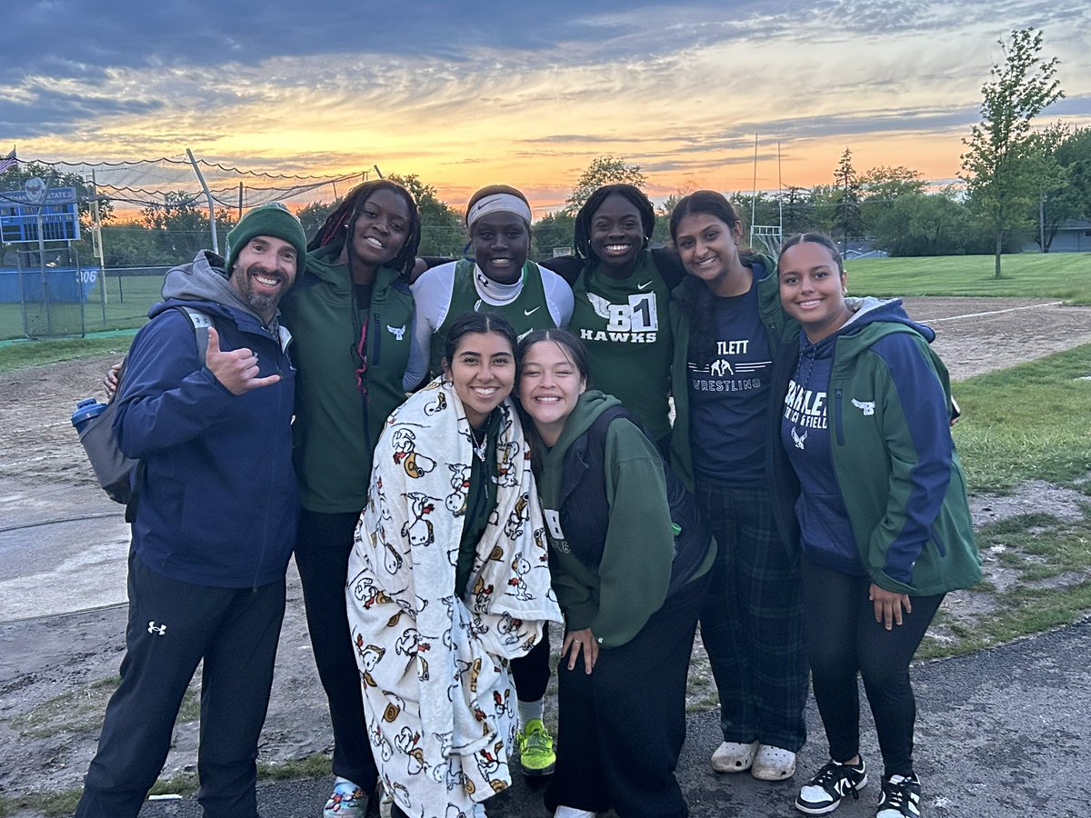 Congrats to Elsie Nwabuego for placing 2nd at the Hoffman Sectional in discus and earning a trip down state next weekend! Teammate <a href="/kimberly_olwoch/">kimberly Olwoch</a> placed 4th in shot! <a href="/BartlettHawksAD/">Jeff Bral</a>