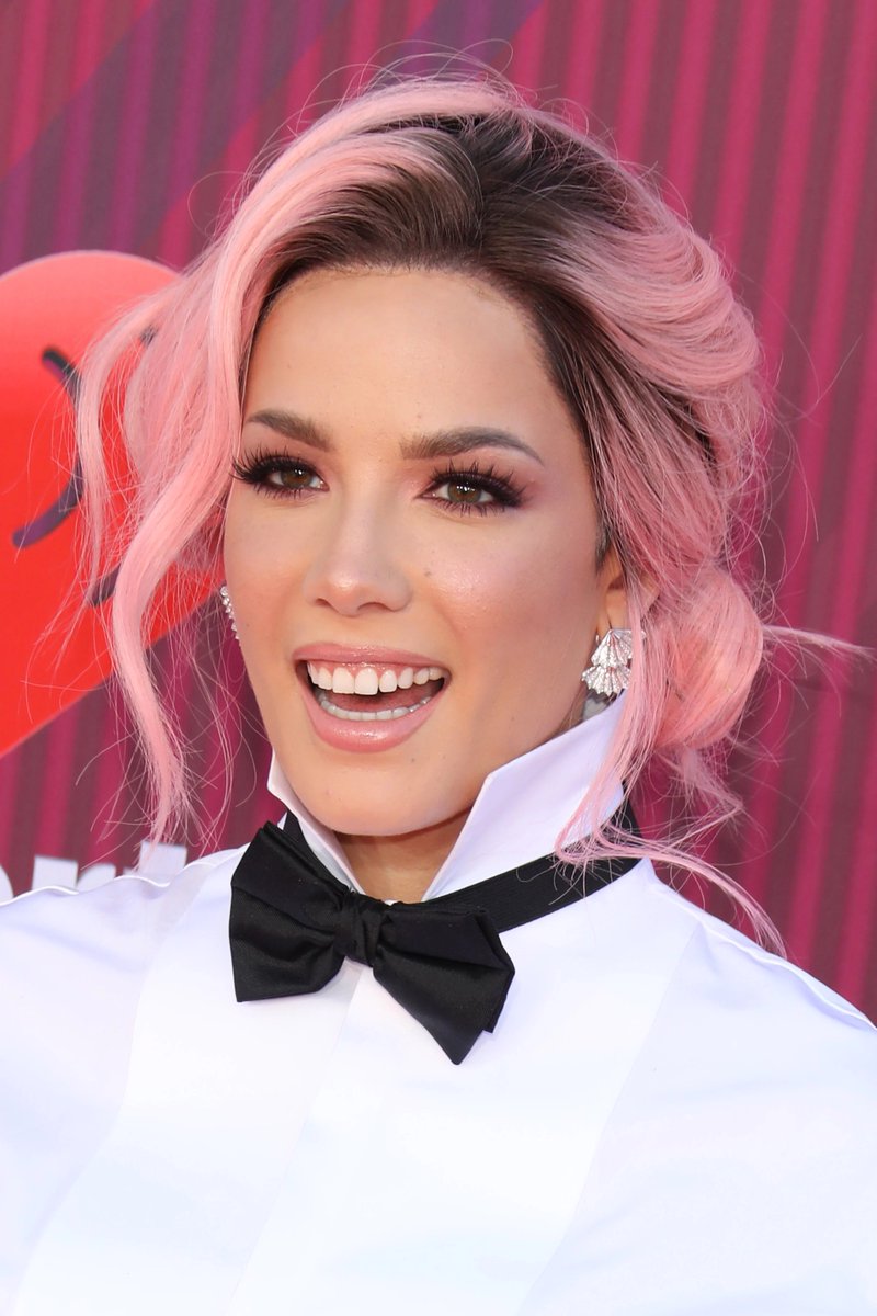 halsey - iheart radio awards (2019).