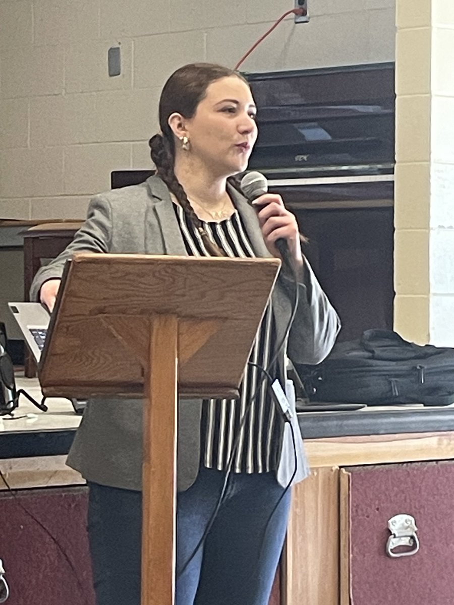MarianneKayed's tweet photo. St Joseph’s Adult ESL learners heard from Lilya S and Toni A. About their two organizations’ services ⁦⁦@CCIOttawaYouth⁩ and the African Black Caribbean Wellness Centre #OCSB_BeCommunity https://t.co/9zRottutH5