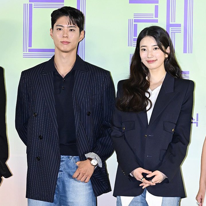 K-Drama Handle on X: "An official source reveals that #Suzy and #ParkBogum's matching outfits at the #Wonderland movie press conference were not planned. “There was no dress code, the actors were also