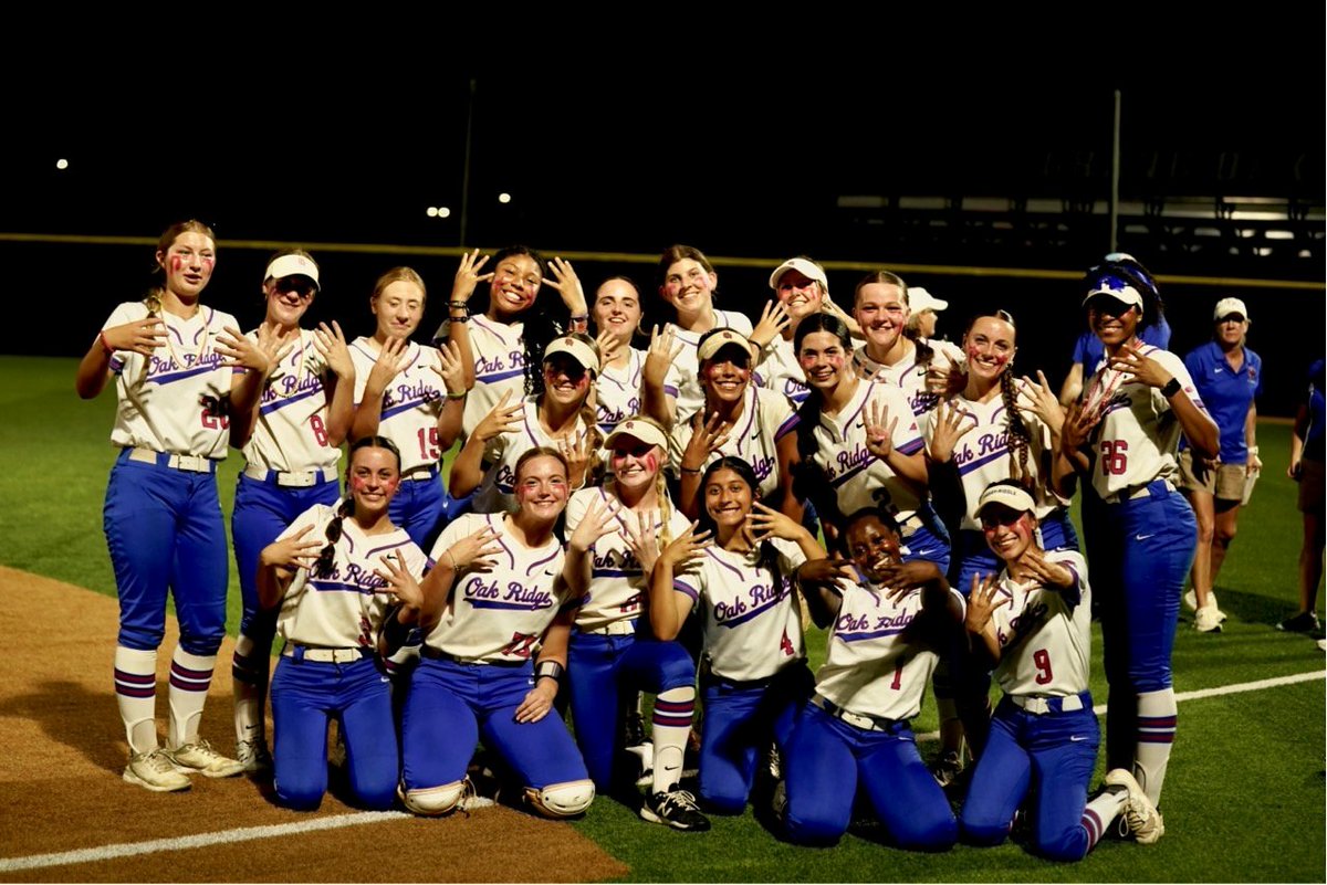 Oak Ridge got the W and moves onto Regional Semi Finals!!
Great job tonight ladies!