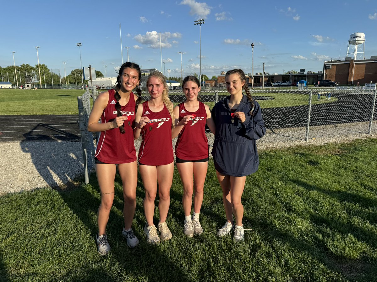 Congratulations to the Gibault Hawks 800 meter relay for qualifying for state and breaking the school record at the Nashville Sectional today. @GibaultSports @GibaultCatholic @republictimes