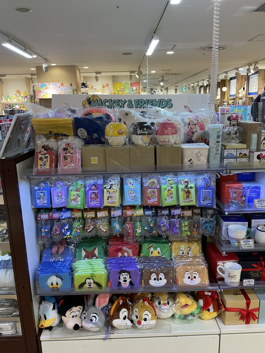 ⭐️ディズニーコーナーより⭐️ かわいいティッシュポーチが入荷しました♪ お近くにお越しの際は、ぜひチェックしてみてください😉 #ディズニー #マックス #ズートピア #キデイランド #池袋サンシャインシティ店