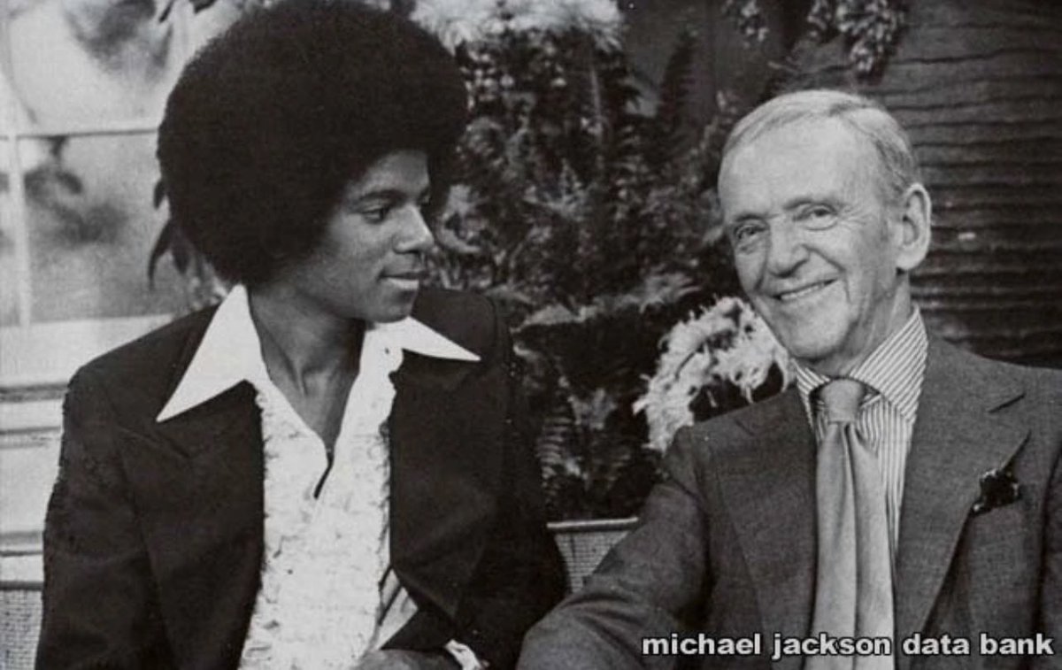 洗練と品格を備えた至高のダンサーFred Astaireが、Michael Jacksonのダンスを見たときの言葉。

“Oh, God! That boy moves in a very exceptional way. That’s the greatest dancer of the century”
“I didn’t want to leave this world without knowing who my descendant was. Thank you Michael!”