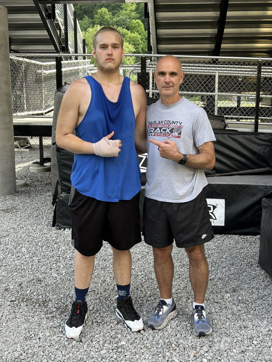 HarlanCountyFB's tweet photo. No better way to start this page than to introduce Black Bear Nation to Senior Tyler Hickson.  He’s lost over 100 pounds in this offseason program, and just finished practice three hours after waking up from surgery on his hand.  Talk about tough and determined!! https://t.co/U3gkBs1ZXe