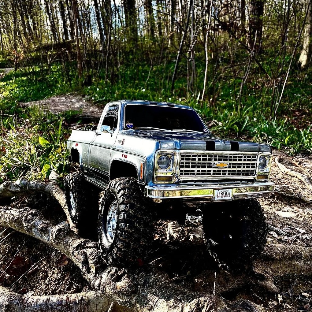Turn heads with the Chevy K10. 😍
#TRX4HighTrail is the perfect crawler for the driver who wants it all: all-terrain capability, #Traxxas-Tough durability, & stunning scale looks. 👏🏼👏🏼

[[Model # 92056-4]] #TRX4K10
#FastestNameInRadioControl
#TraxxasFanPhoto 📸: will_i_ams_1984