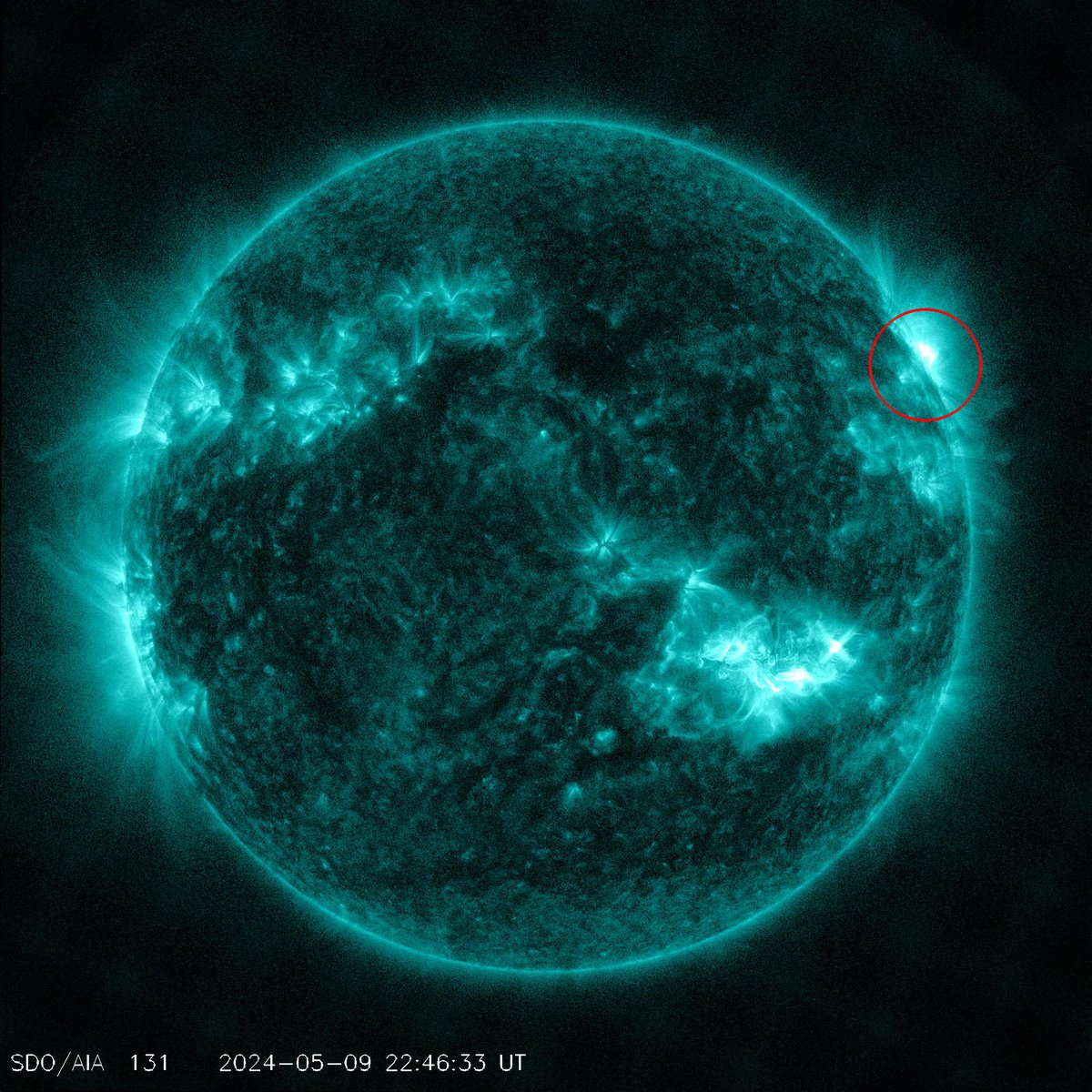 Moderate M2.7 flare from sunspot region 3663 Follow live on spaceweather.live/l/flare
