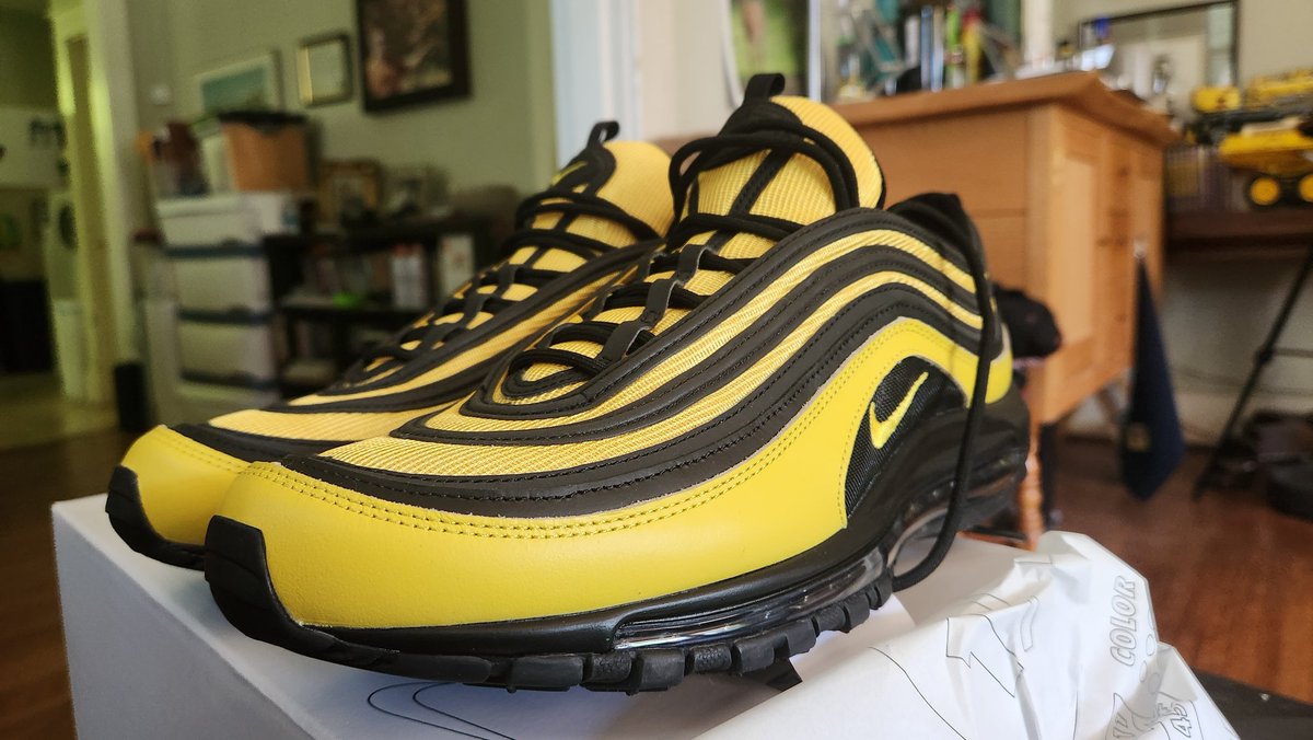 @caitlinclark22 Should hire me to work with her on her Nike deal. 

#Nike #airmax97 #Iowa #custom