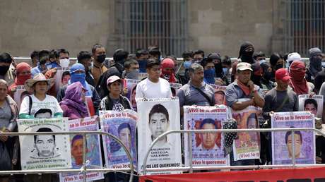 Indignación en México por libertad a militares de caso Ayotzinapa Es la segunda vez que la misma jueza otorga medidas provisionales a los presuntos responsables de la masacre. #PRELEMI #9deMayo #oriele