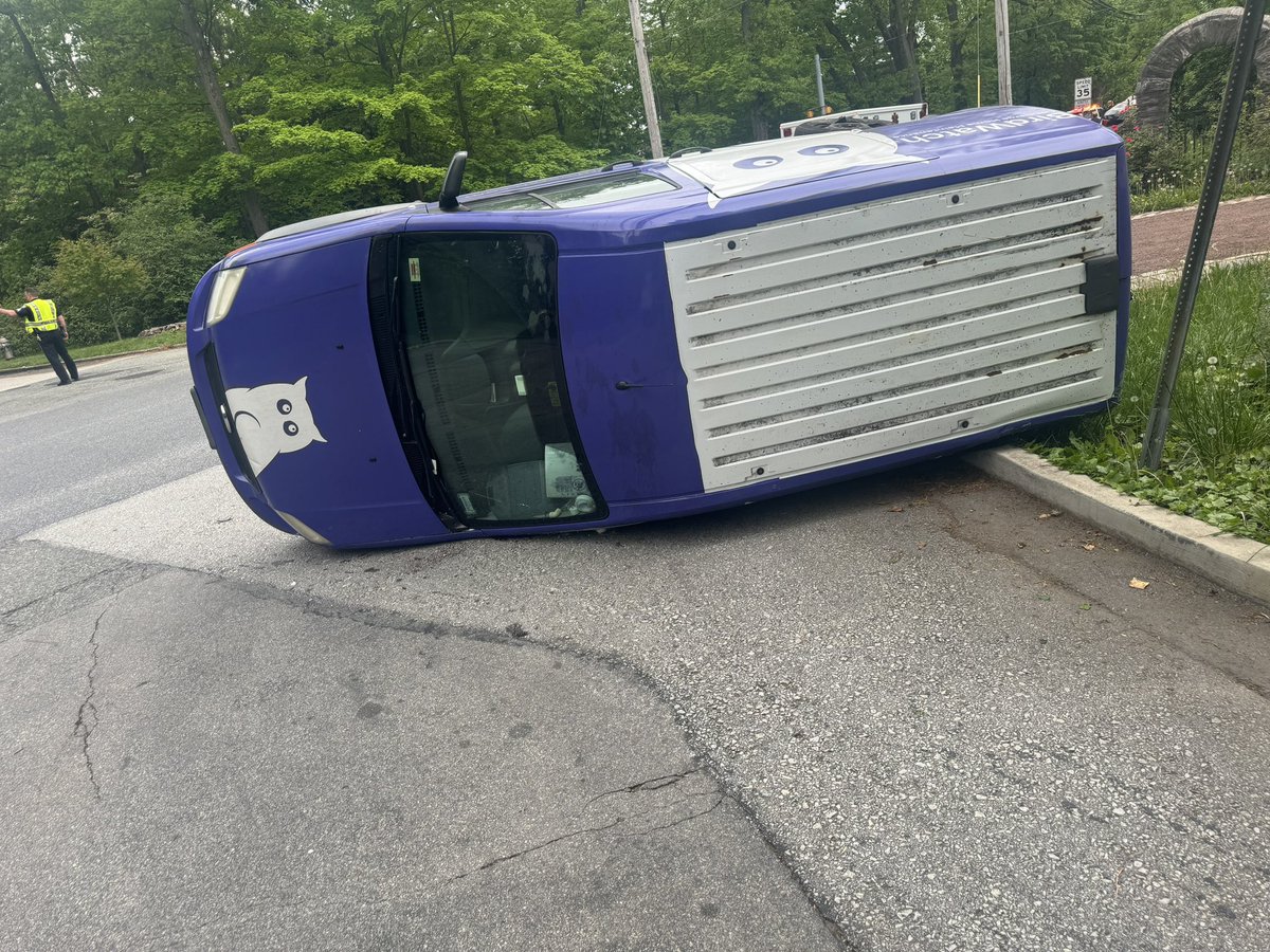 Dcanflyer's tweet photo. @elonmusk I ordered a dual motor Cybertruck in 2019 and I was hoping my little construction van would last until I got my delivery, but I was hit today and my van is totaled, Can you please help me get my Cybertruck early so I don’t have to buy something else? https://t.co/Sh6ojPS8Ae