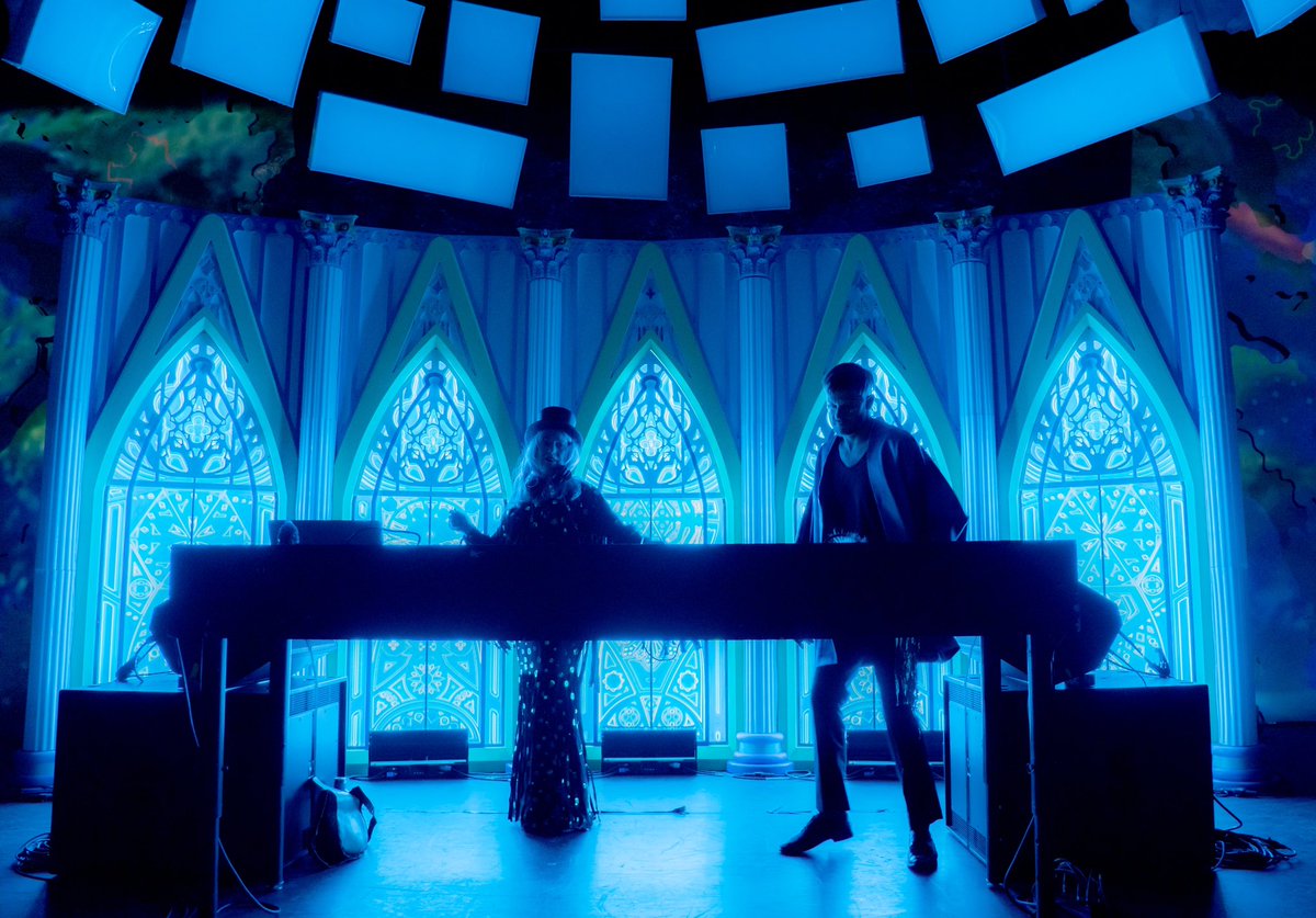 Back to those snow covered hills next weekend ❄️🪄 Two nights at the marvelous <a href="/MeowWolf/">Meow Wolf</a> Denver bit.ly/fmwmwtix