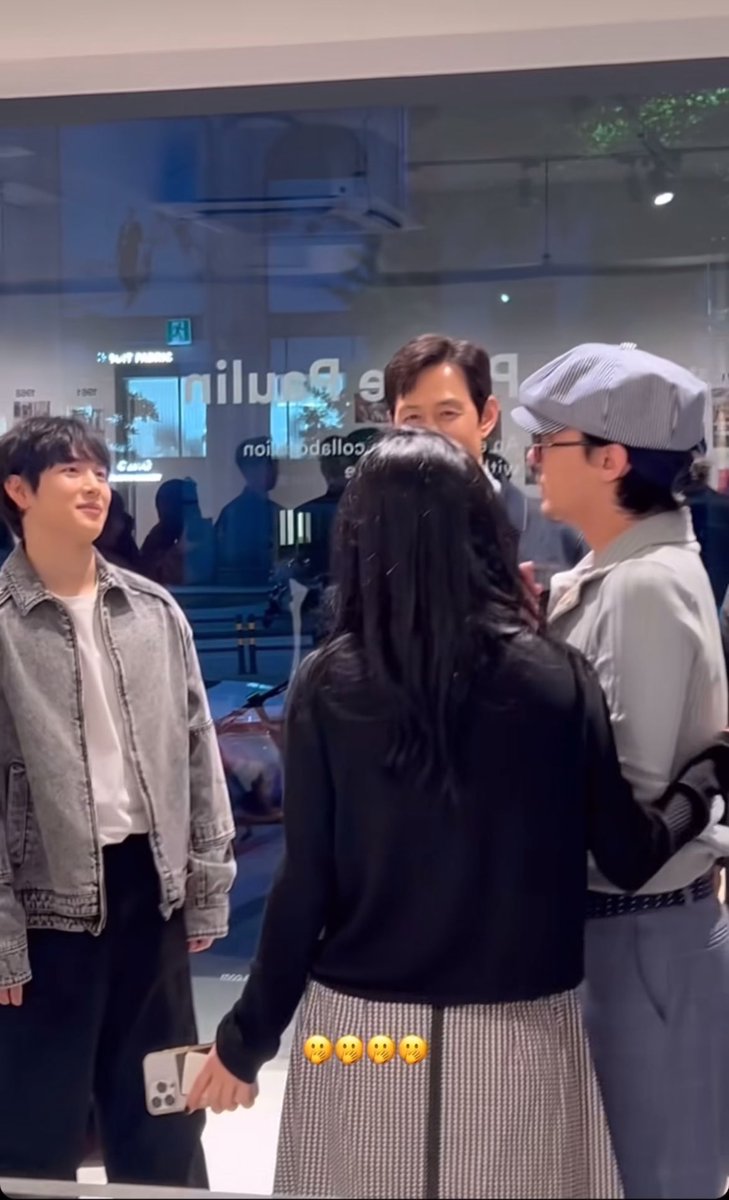 Lee Jung-jae  (イ・ジョンジェ)
Yim Siwan       (イム・シワン)
They are both performers in 'Squid Game 2.' ✨️✨️
2人とも🦑🎮2 の出演者です❗️

🗓 10.05.2024
#GDRAGON  #SquidGame2