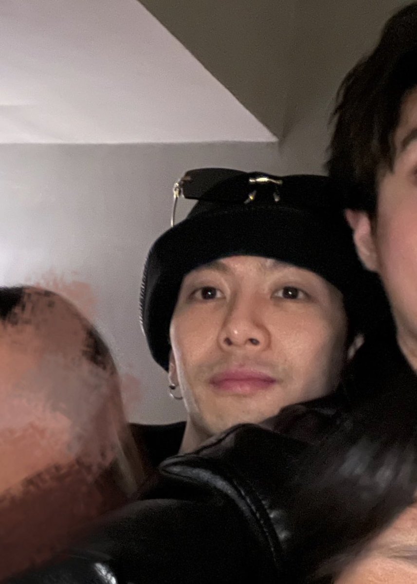 NiceTy4's tweet photo. อ้วงวาร์ปไปเซี่ยงไฮ้ซะละ 😆😆😆 #JacksonWang https://t.co/3ZvxCyScYj
