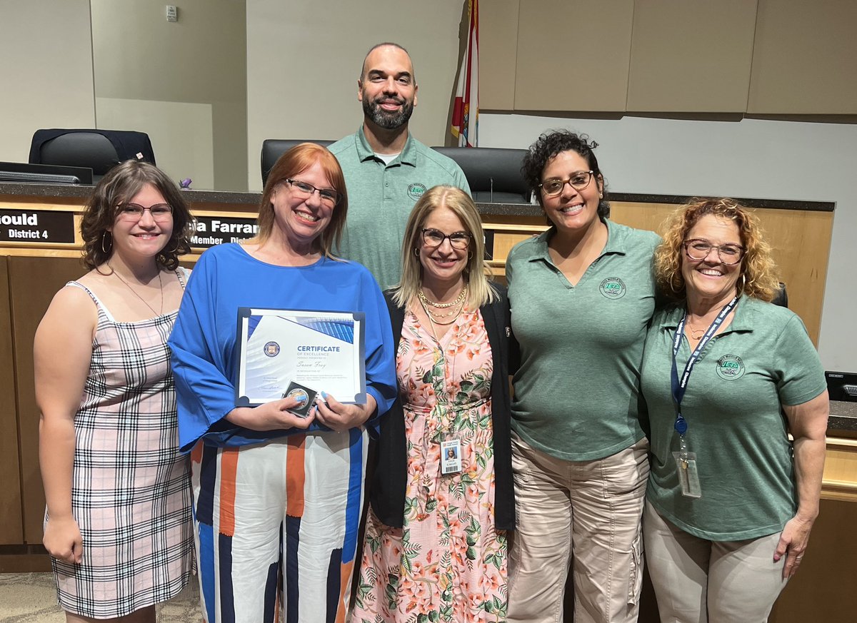 Tonight we celebrated Ms. Fray who was recognized at a special school board ceremony for being this year’s @Learning_Ally Winslow Coyne Reitnouer Excellence in Education Award winner! 🎉 Her passion for student success and reading 📖 has helped students grow this year! 🎊