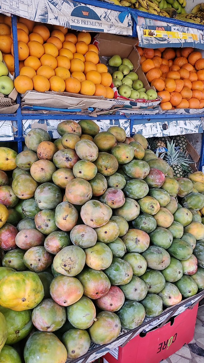 Best time of the year 🥭🥭🥭. #Senegal #MangoSeason