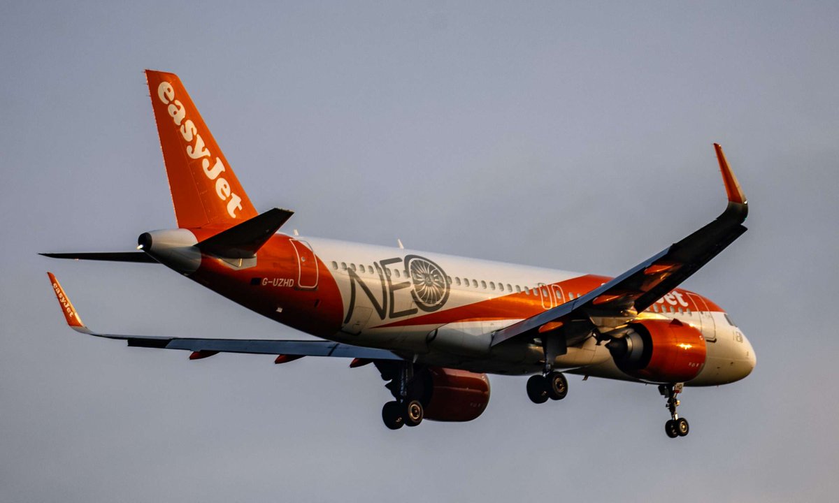 Rowdy easyJet Flight Passengers Booted at Gatwick Read more on Sussex.News ➡️ bit.ly/4acCMOo