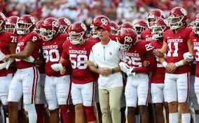 #AGTG Blessed to receive a(n) offer from The University Of Oklahoma @mikekirschner1 @cdc372 @WarriorNation_1 @WARRENCENTRALFB @TomLoy247 @IamClint_C @ChadSimmons_ @OU_Football @SWiltfong_ @DemetricDWarren