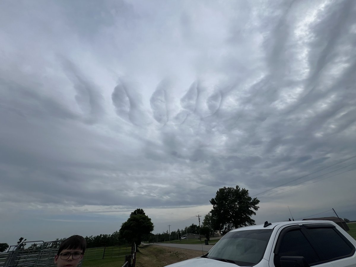 genacjohnson's tweet photo. @ToddYakoubian interesting clouds here in Gould! https://t.co/aQQZL7KshX
