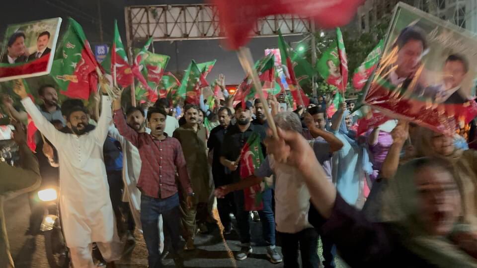 SameerBabbar110's tweet photo. 09 مئی
پی ٹی آئی سندھ صدر حلیم عادل شیخ کی قیادت میں کراچی کے مختلف مقامات پہ ریلی
کارکنان و خواتین کی کثیر تعداد میں شرکت
#09May #PakistanZindabad  #ReleaseImranKhanNow  #ImranKhan  #rally https://t.co/GqmJ5z36ki