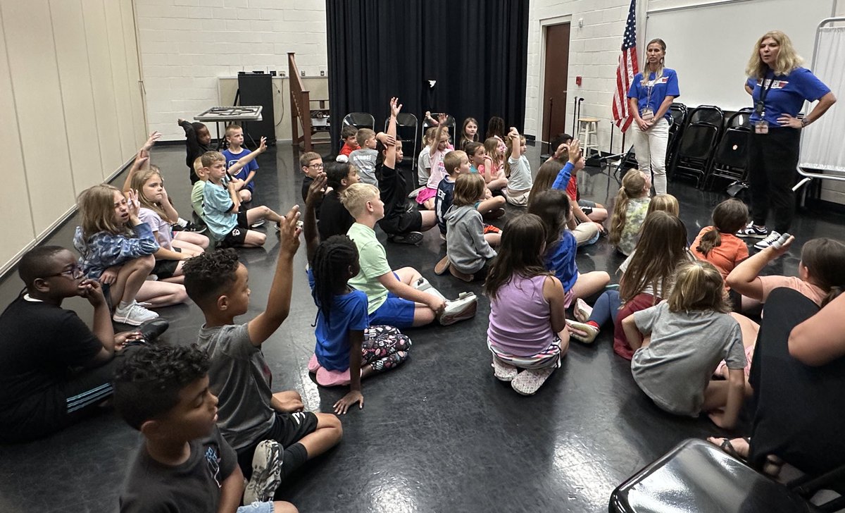 WyandotECS (@wyandotecs) on Twitter photo Not ready to give up our <a href="/WyandotECS/">WyandotECS</a> 2nd graders! But, so glad to see their excitement meeting their future <a href="/VgEagles/">VGEagles</a>, <a href="/wolvestweet/">Woodland Elementary</a>, & <a href="/INDY_Lakota/">Independence Elementary</a> Principals, Asst Principals, & Counselor! ♥️💫 #WEareLakota Not ready to give up our <a href="/WyandotECS/">WyandotECS</a> 2nd graders! But, so glad to see their excitement meeting their future <a href="/VgEagles/">VGEagles</a>, <a href="/wolvestweet/">Woodland Elementary</a>, & <a href="/INDY_Lakota/">Independence Elementary</a> Principals, Asst Principals, & Counselor! ♥️💫 #WEareLakota