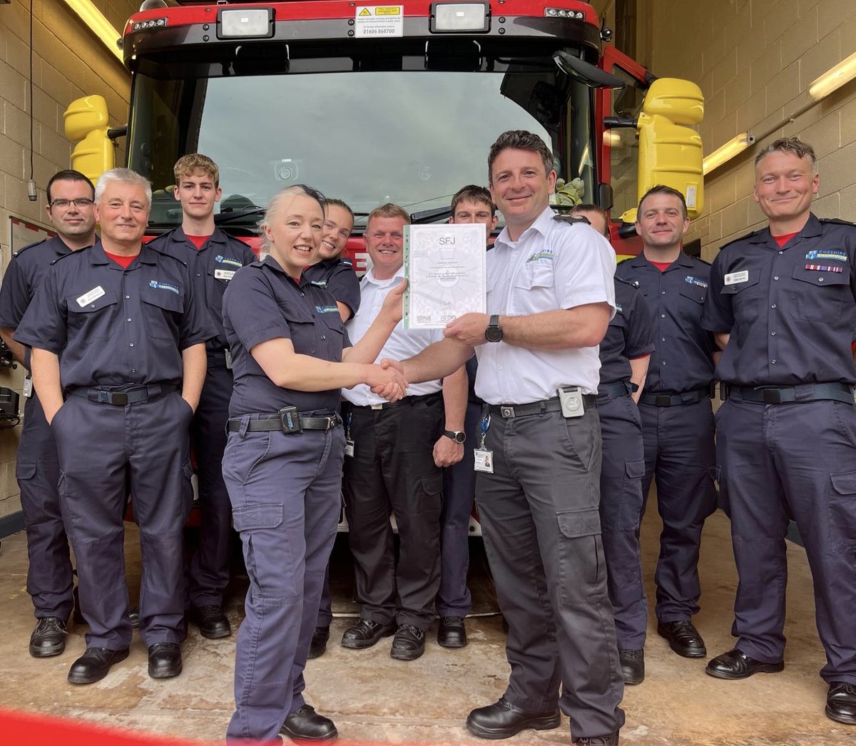 MalpasFS's tweet image. Congratulations to one of our Firefighters on gaining her blue book competency,  FF. Spennati received her certificate from our Station Manager, well done , all your hard work paid off. 

#oncallfirefighter 👩🏻‍🚒