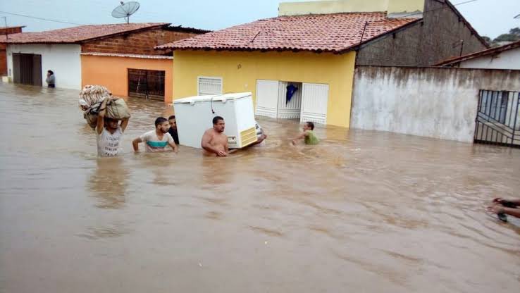 Mais de  30 cidades do Maranhão estão em situação de emergência por causa das chuvas; mais de mil famílias estão desabrigadas.

Por que ninguém tá falando disso?