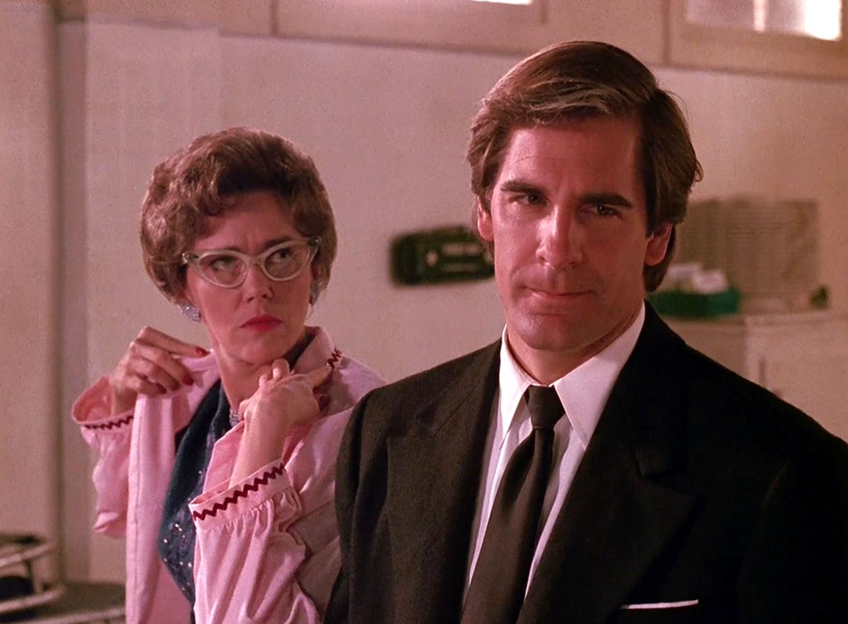 Deborah Strang has a few #scifi connections on her resume besides her time on #StarTrekds9 including her episode of #Quantumleap with Scott Bakula. Hear Deborah's stories about this, Trek, and more where you get podcasts buff.ly/30WKMmK or YouTube buff.ly/3Ww4DWn