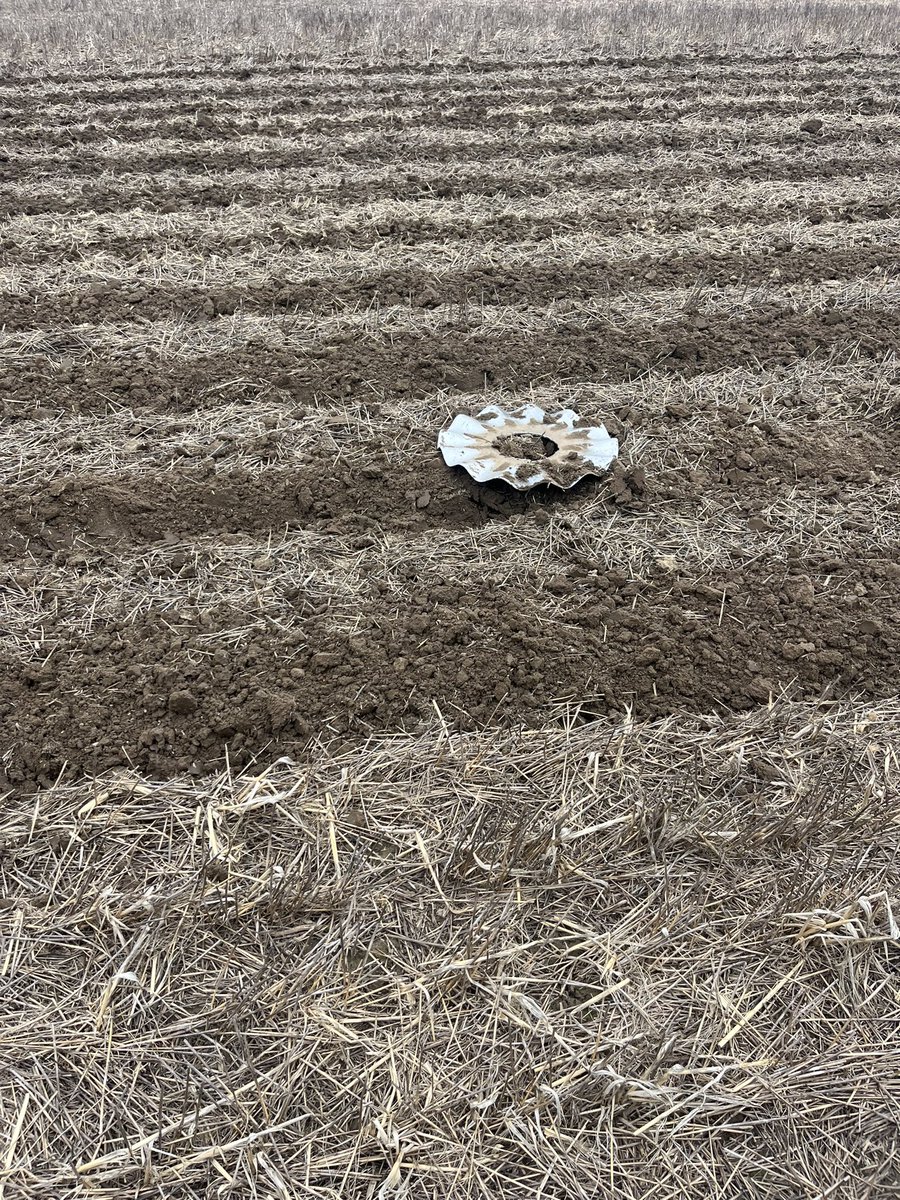 McblainFarms's tweet image. 😡 Who builds better quality coulters than these ones from ETS? Love the machine but getting sick of replacing broken coulters. RT appreciated.   #ontag #plant24 @soilwarrior