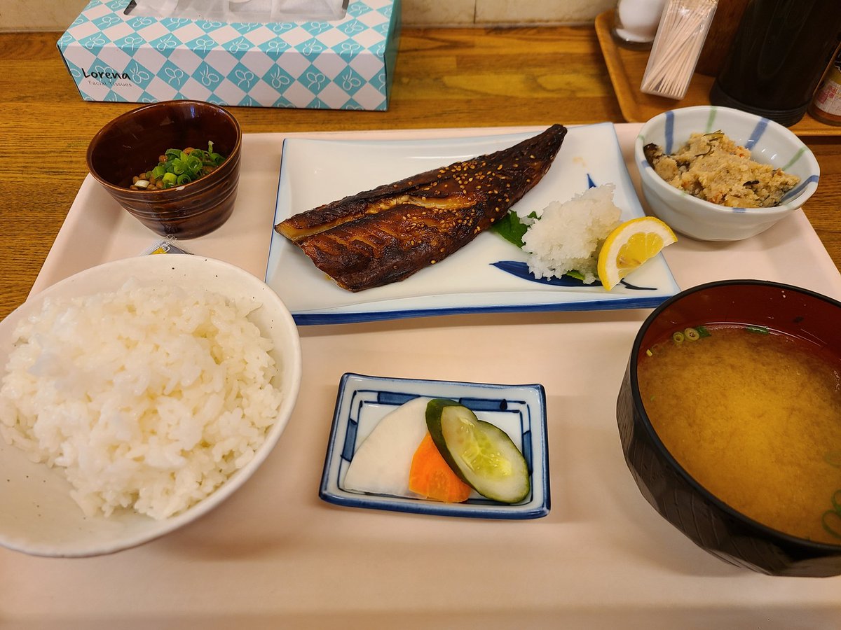 mocchan0924's tweet photo. おはモニ☺️
富士山🗻❗
これがなきゃ静岡じゃないよね🎵
ミニストップの食べられるスプーン😋
そして、いつものサバ定食と納豆😁
今日も始まり始まり~👍️
#イズモニ
#サバ
#納豆
#富士山
#イチゴソフト
#ミニストップ
#NOdom さん https://t.co/13cFPIF3pg
