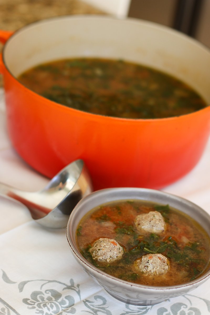 A yummy twist on the traditional. Albondigas Kale Soup! Recipe in the original Eat Happy Cookbook! buff.ly/2mo6tsf #GlutenFree #GrainFree