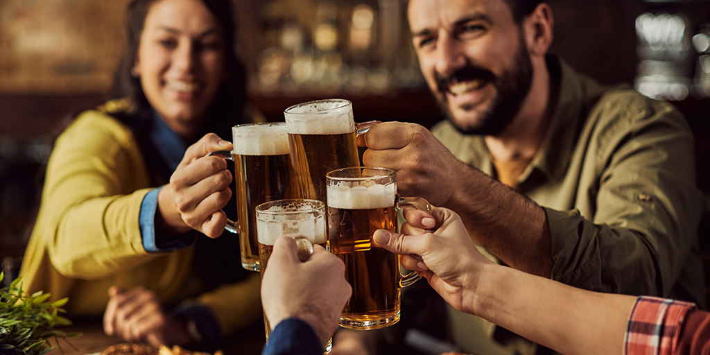 Alcohol consumption increases the risk of six different types of cancer, and emerging evidence indicates that there may be increased risks for additional cancer types. Learn more: bit.ly/3yhpNha