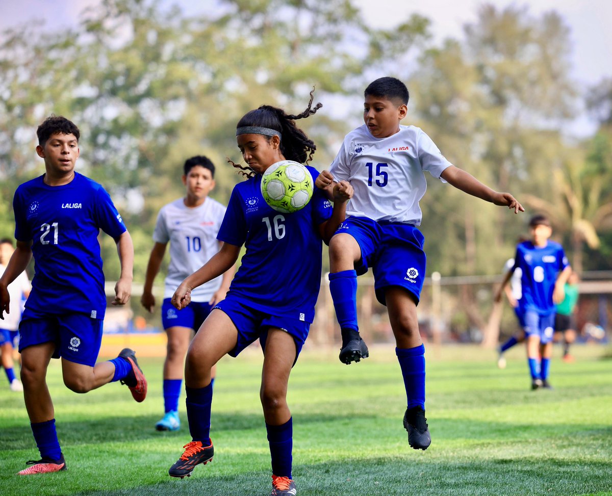 indeselsalvador's tweet photo. #CopaAlevines | Nejapa se consagró campeón de la zona central tras empatar 2-2 ante Chalatenango en el último duelo de la jornada durante la triangular final de la zona central de la Copa Alevines 2024, que se desarrolló en El Cafetalón.

La tabla final deja a Nejapa con 13 puntos, seguido con Chalatenango con 9 unidades y Santa Tecla se quedó con dos.

#ConstruyendoElCamino